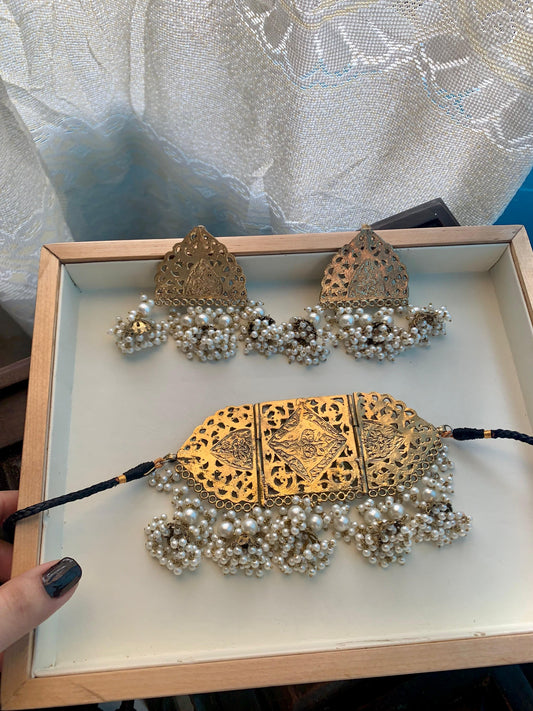 Nacre Afghan Pearly Choker