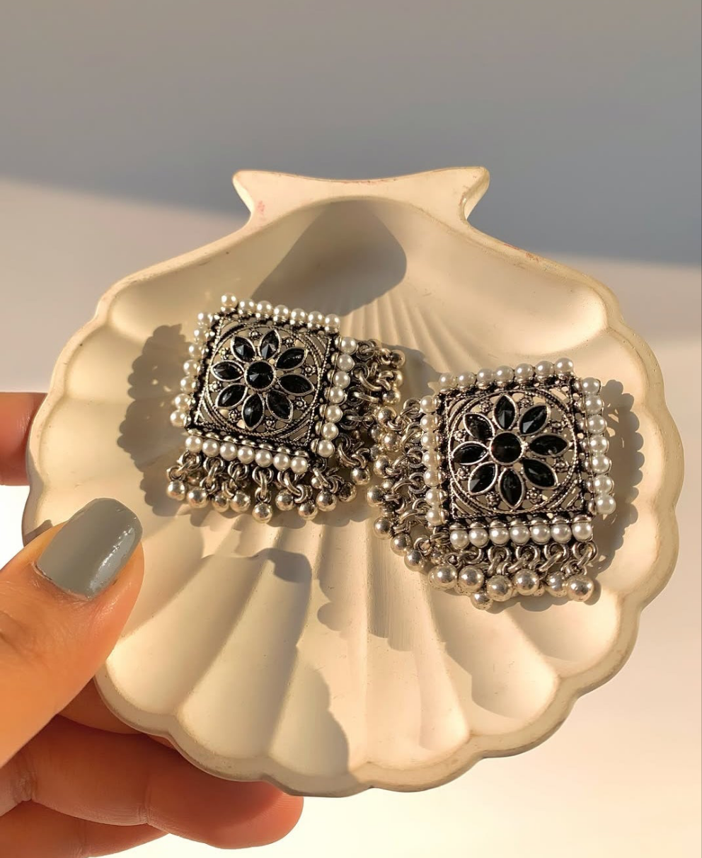 Oxidized Studs ER-202