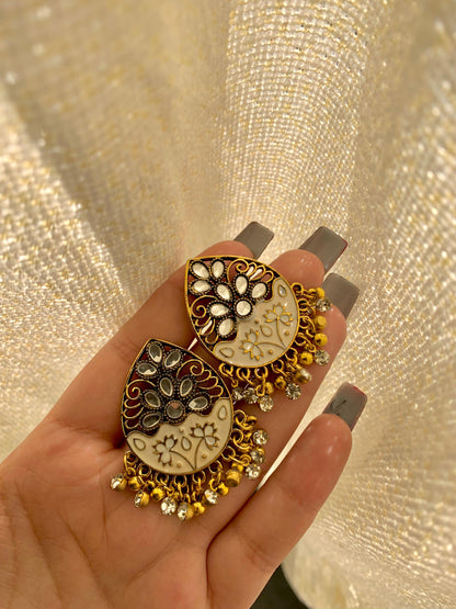 Oxidized Studs ER-700