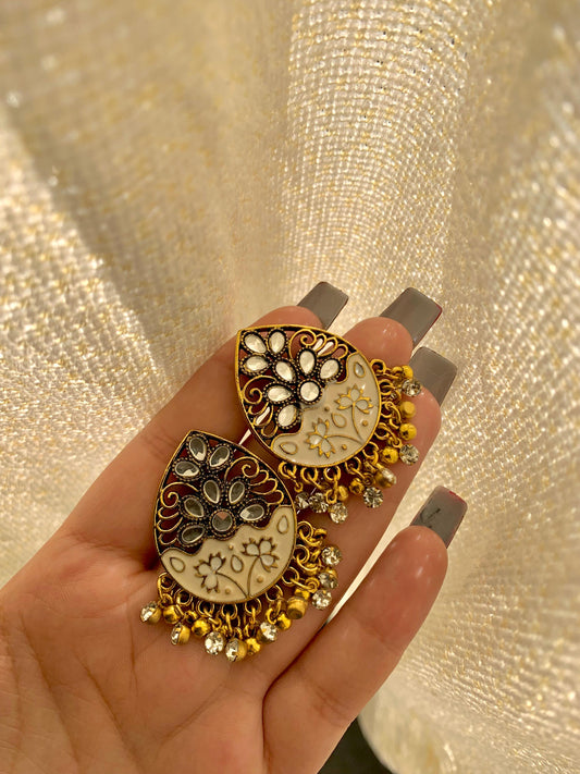 Oxidized Studs ER-700